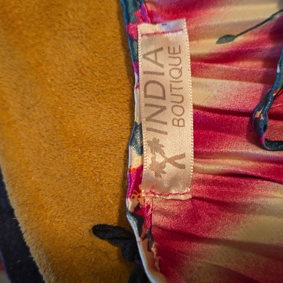 Soft casual pleated - Picture 3 of 4